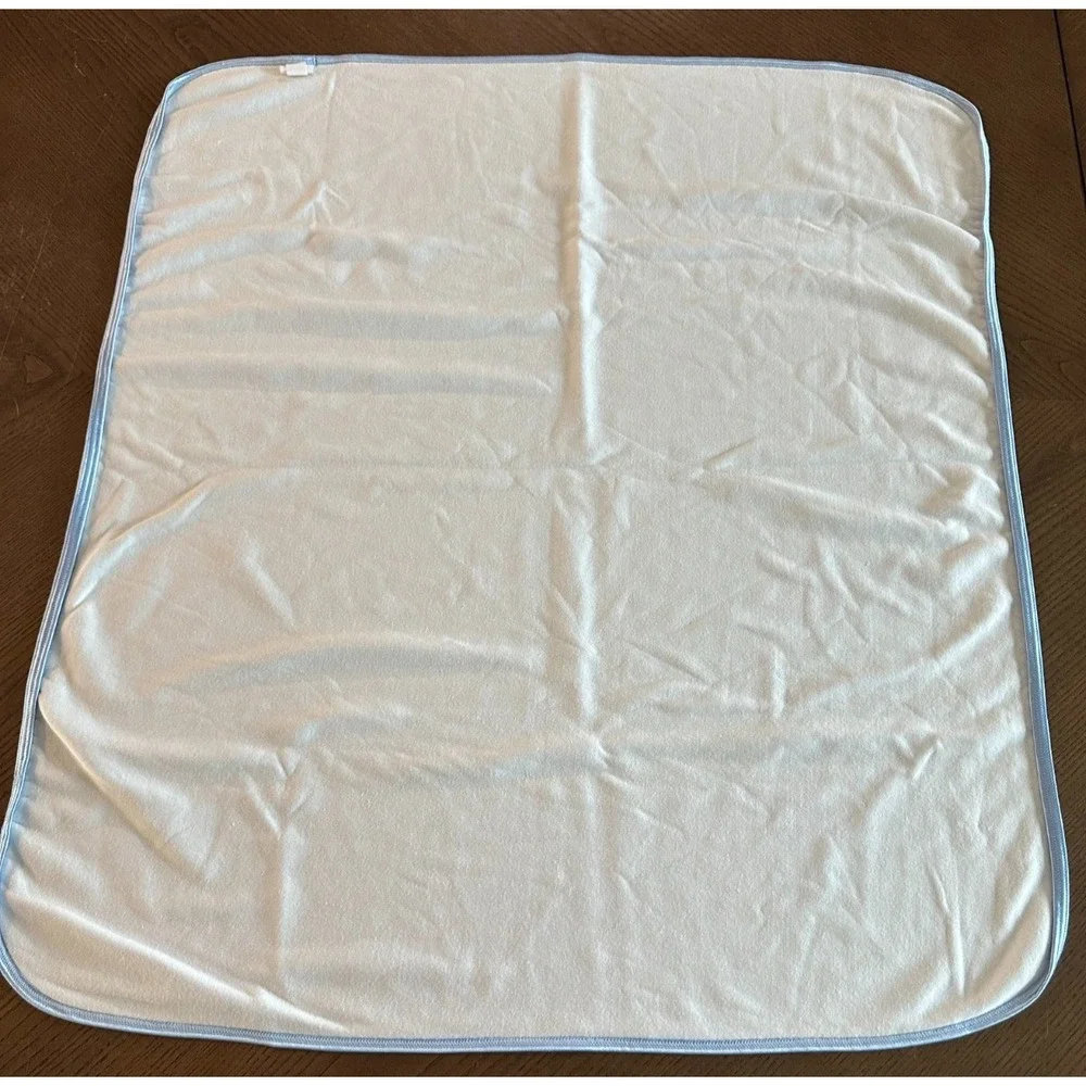 Baby by Bon BeBe Blue Polka Dots Lovey Security Blanket‎ 27'' x 30''